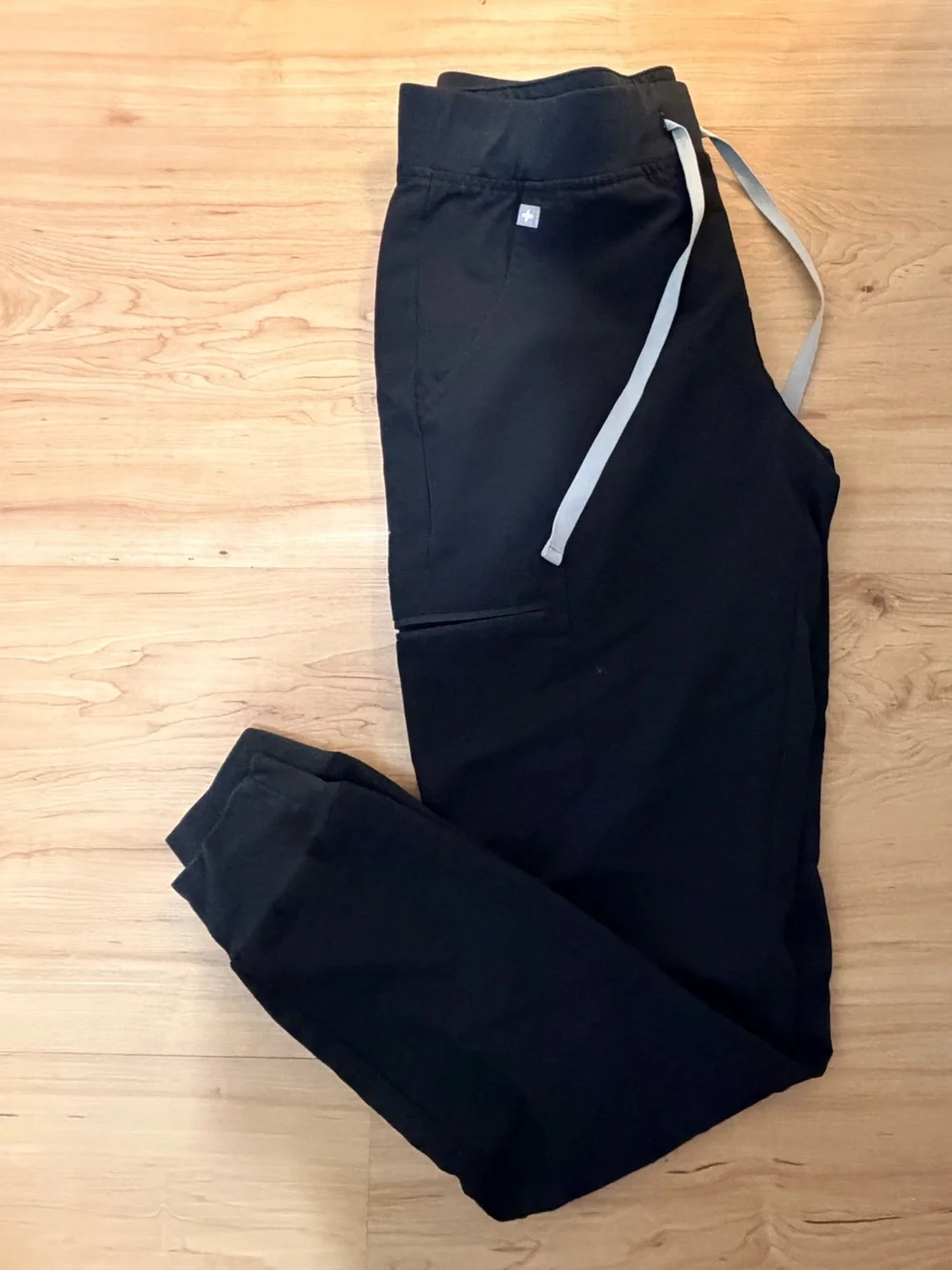 FIGS SM women’s jogger scrub pants